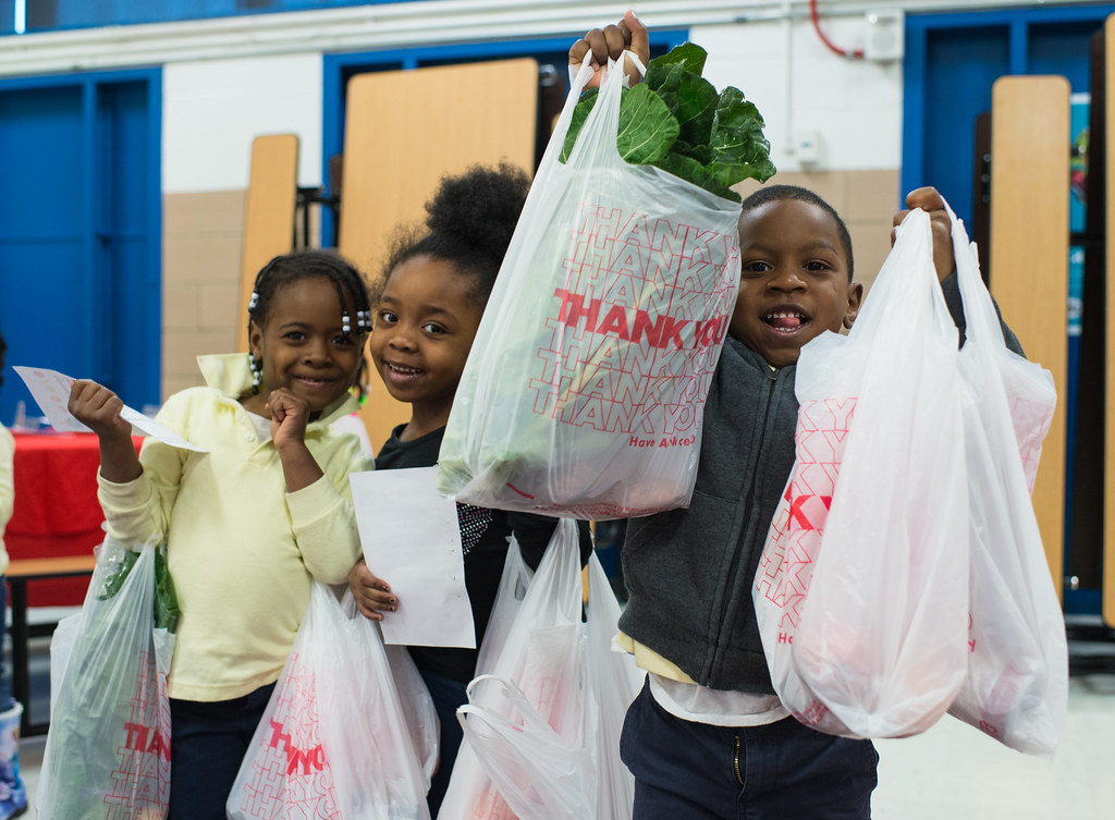 Deputy Administrator Volunteers at MLK Day of Service (NHQ201601190009)